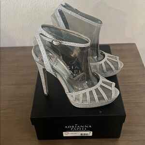 Adrianna Papell Saida Silver Jimmy Net Heels 7.5 NIB